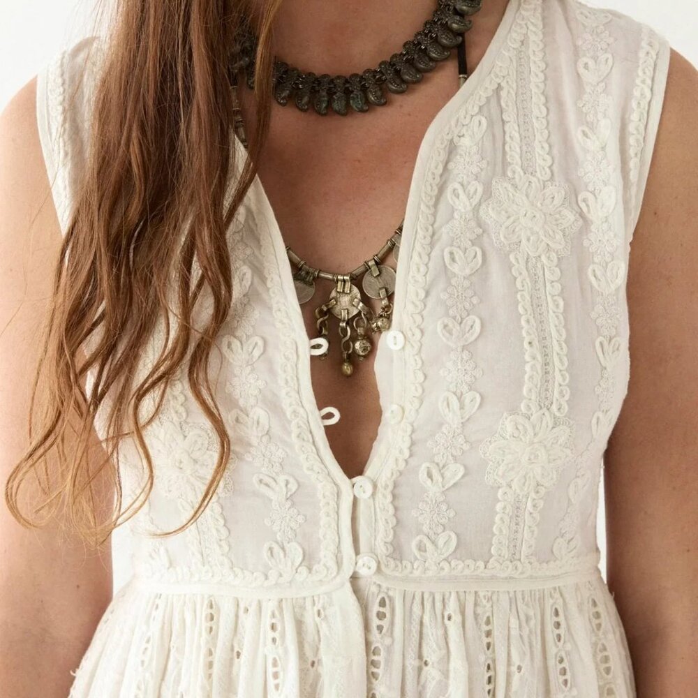 Maison Hotel Amandine Dress - Picture 3 of 5